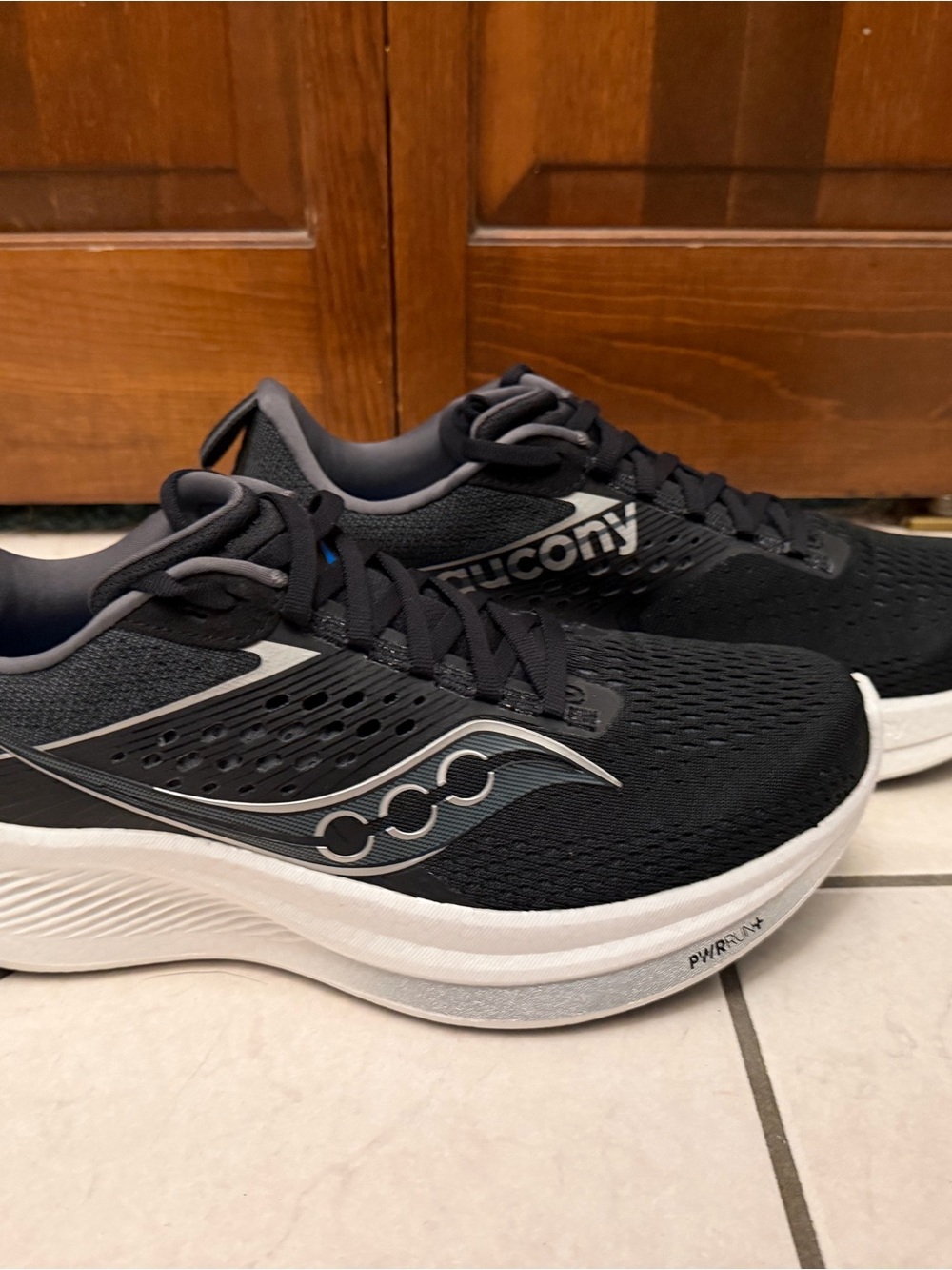NWT (no box) Women’s Saucony Ride 17 Running Shoes, Size 10